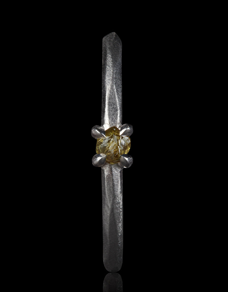 Petite Natural Green Diamond in White Gold – 0.17 ct.