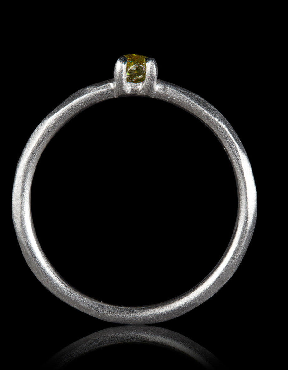 Petite Natural Green Diamond in White Gold – 0.17 ct.