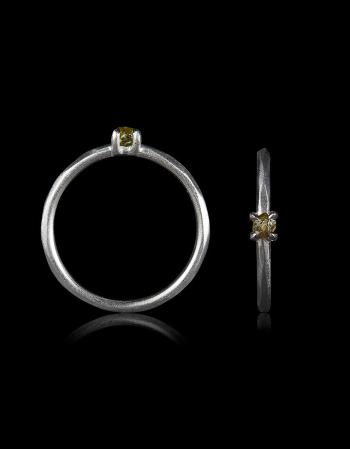 Petite Natural Green Diamond in White Gold – 0.17 ct.