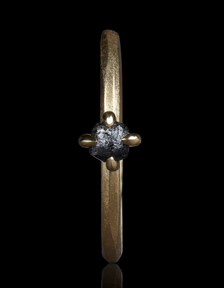 Simple Gold Ring with a Raw Twist – 0.34 ct.