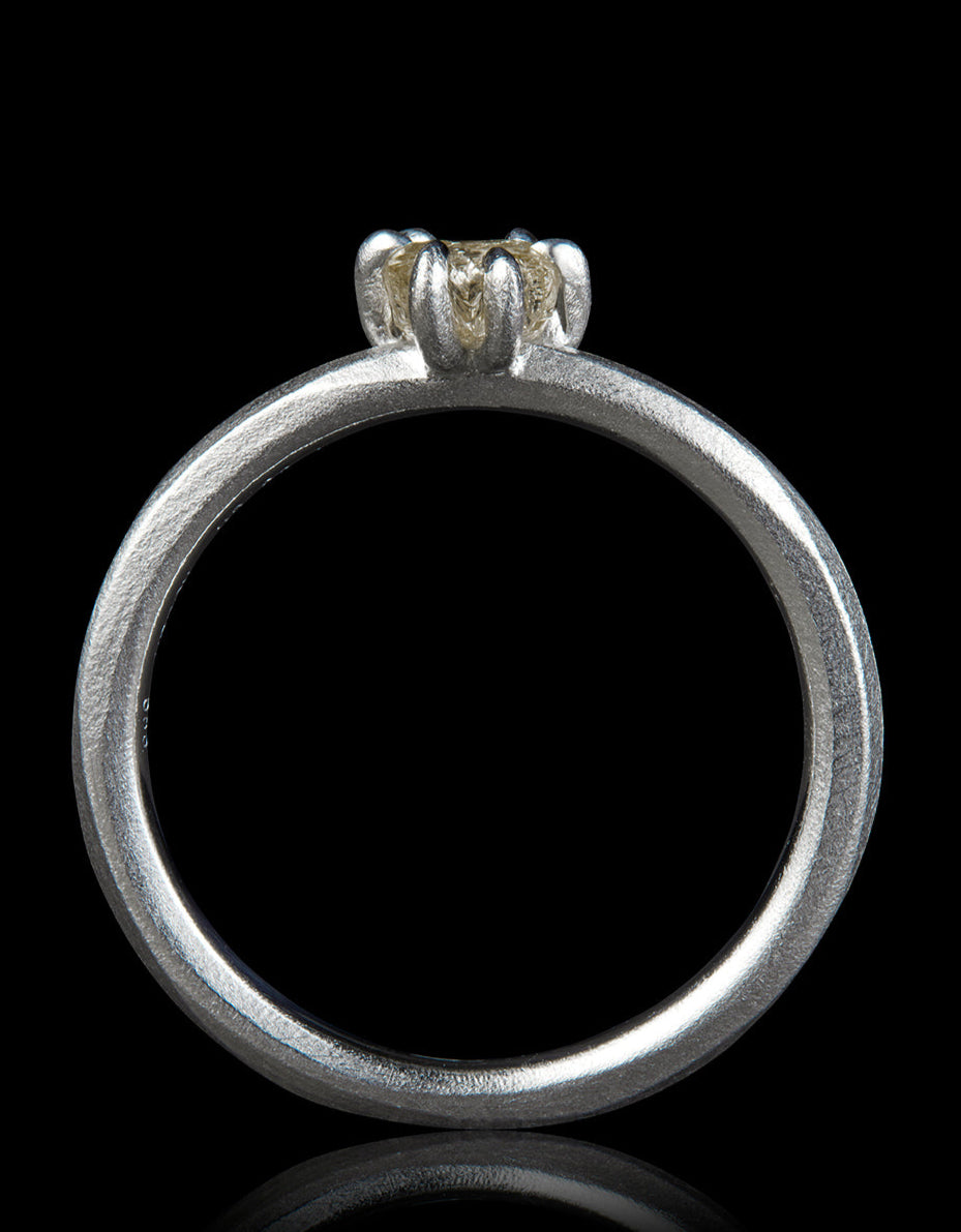 Raw Beauty from Guinea in White Gold – 0.55 ct.