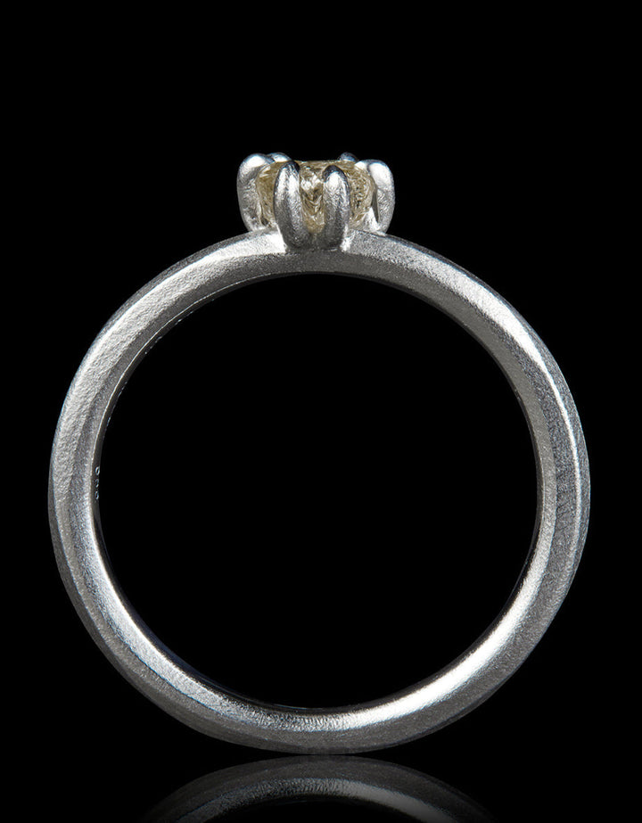 Raw Beauty from Guinea in White Gold – 0.55 ct.