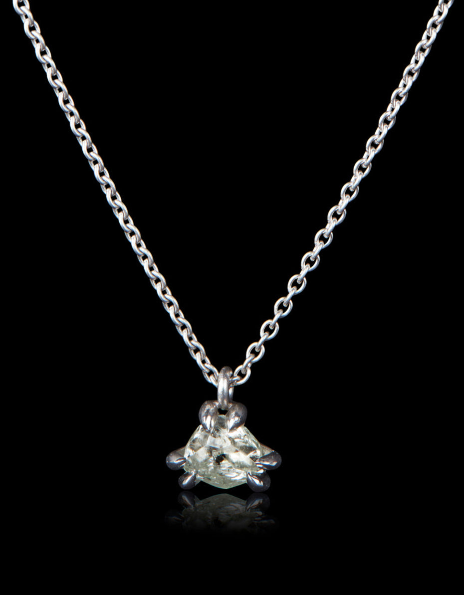 White Gold Necklace With A Storytelling From Angola – 0.80 ct.