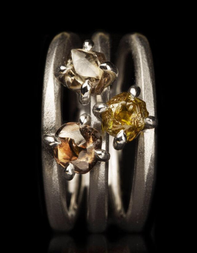 Three-in-one White Gold Ring with Intense Rough Diamonds - 2.56 ct.