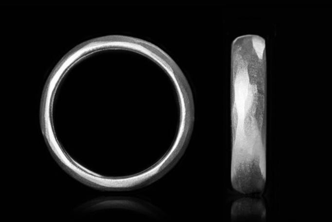 Solid White Gold Wedding Ring - 5,5 mm