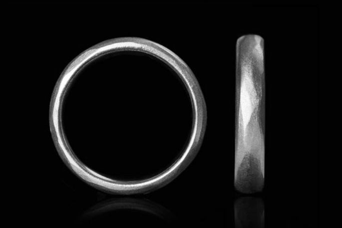 Facetted White Gold Ring - 4,5 mm