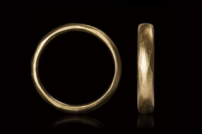Organic Gold Wedding Band - 4,5 mm
